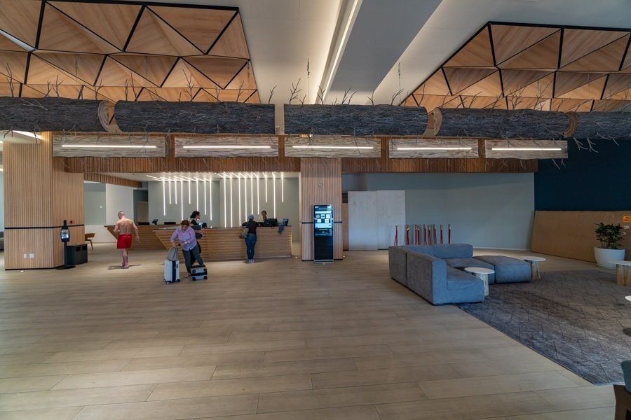 sonesta maho lobby entrace 1