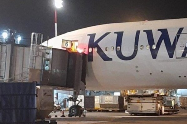 kuwait boeing 777 300 9K AOJ damage 01