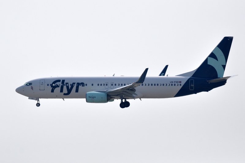 flyr boeing 737 800