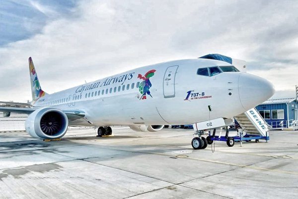 Cayman Airways Boeing 737 MAX 8