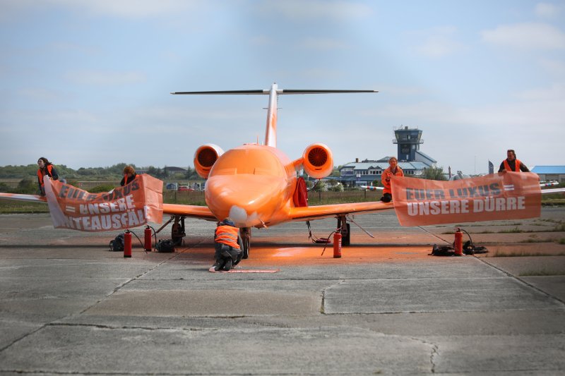 last generation cessna spray paint 02