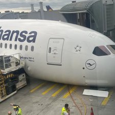 lufthansa 787 D ABPQ collapse