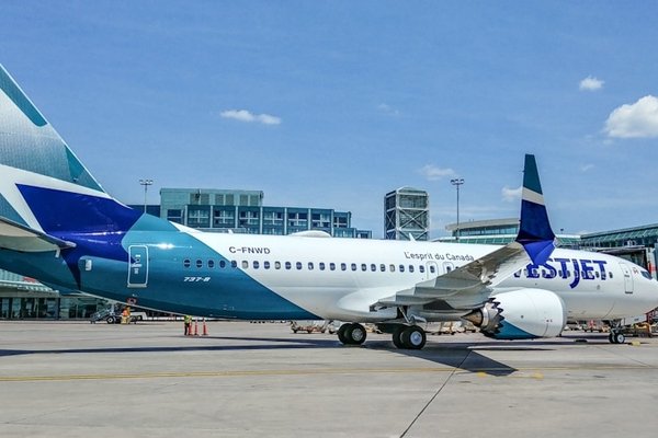 westjet 737 max 8 new livery 01 1