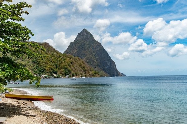 st lucia pitons 1