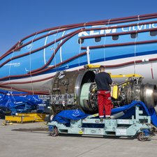 klm e195 e2 storage 01
