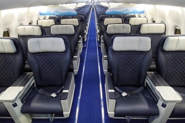 westjet max 8 business 01 1